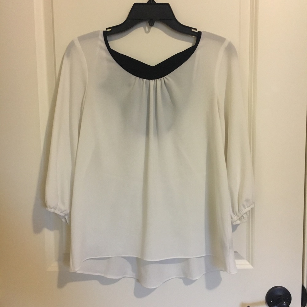 Blouse w/ Black Bow in Back